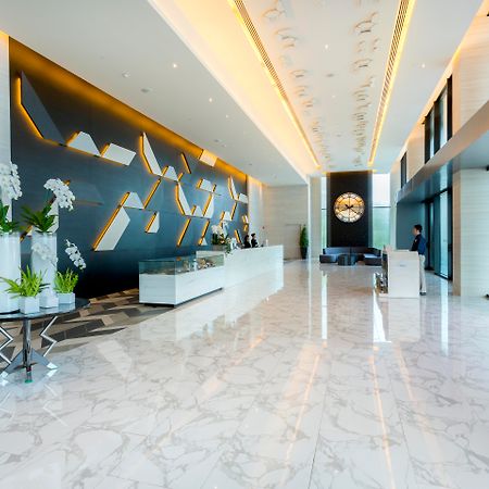 Tsix5 Phenomenal Hotel Pattaya Exterior foto