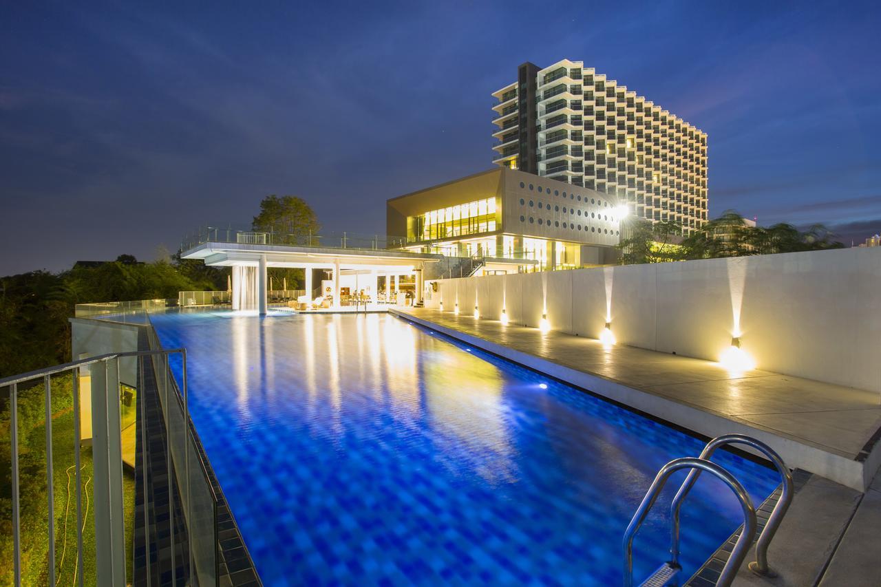 Tsix5 Phenomenal Hotel Pattaya Exterior foto